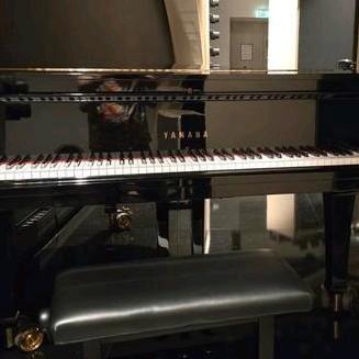 Gezocht goede babyvleugel maximaal 163 cm lang, Muziek en Instrumenten, Piano's, Zo goed als nieuw, Zwart, Ophalen