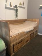 Kinderbed handgemaakt 80x200 in zeer goede staat, Ophalen, Eenpersoons, Bruin, Zo goed als nieuw