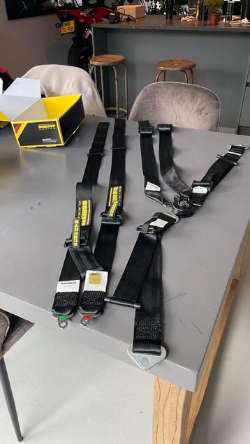Porsche GT4 Schroth harnas. 4 punt gordel. beschikbaar voor biedingen