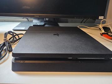 Playstation 4 Slim 500GB met alle kabels en 1 controller. beschikbaar voor biedingen