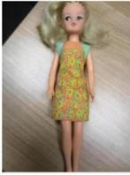 VINTAGE BARBIE/SINDY HONG KONG met jurkje, Verzenden, Gebruikt, Kleertjes