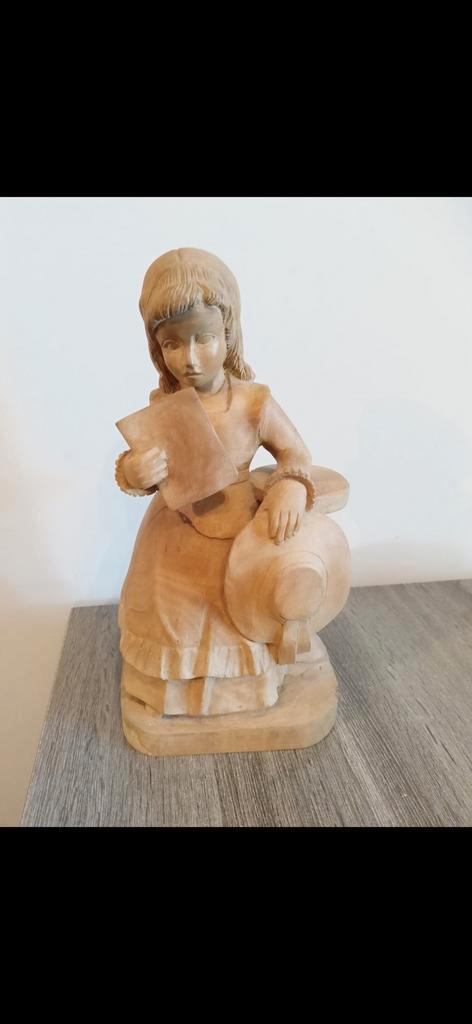Uit hout gesneden beeld, Antiek en Kunst, Kunst | Beelden en Houtsnijwerken, Ophalen of Verzenden