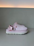 UGG Goldenstar Love 26’ Rosetta - Maat 39, Ophalen, Zo goed als nieuw, Roze, Pantoffels of Sloffen