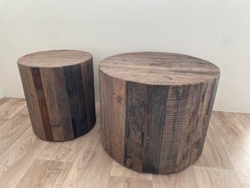 2 ronde salontafels / boomstamtafels oud hout beschikbaar voor biedingen