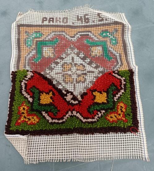 Vintage smyrna groen rood kussen tas PROJECT IS NIET AF, Hobby en Vrije tijd, Borduren en Borduurmachines, Zo goed als nieuw, Ophalen of Verzenden