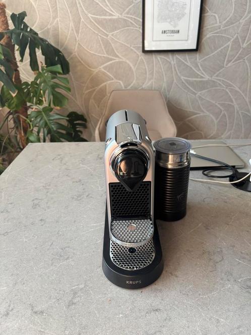 KRUPS Nespresso CitiZ & Milk XN761B - Zilver koffie machine, Witgoed en Apparatuur, Koffiezetapparaten, Gebruikt, Koffiepads en cups