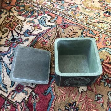 Vintage Sierdoosje met Deksel beschikbaar voor biedingen