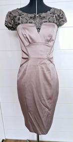 Karen Millen satijn jurk met kant - maat 36/38. Kerst, Gala, Nieuw, Ophalen of Verzenden, Knielengte, Maat 36 (S)