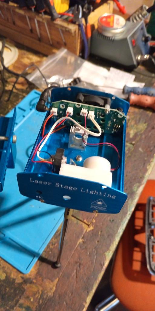 Laser met Motor, Statief, Microfoon - Muziekgestuurd, Muziek en Instrumenten, Licht en Laser, Zo goed als nieuw, Laser, Geluidgestuurd