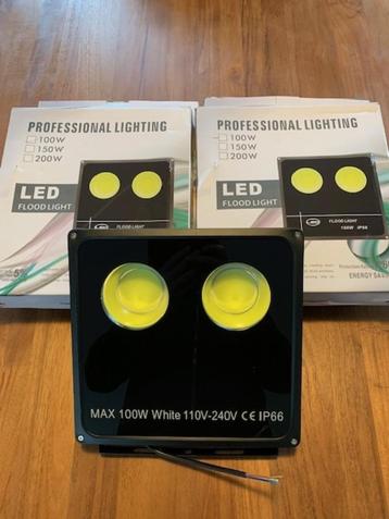 NIEUW: 100W – LED buitenlamp IP66 straler / 4x op voorraad beschikbaar voor biedingen