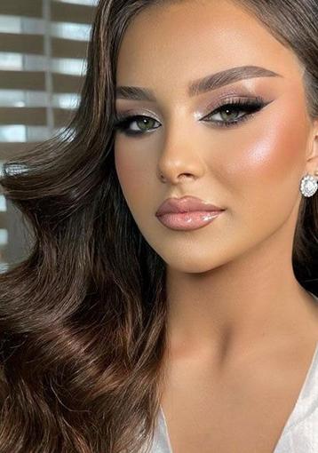 Makeup modellen beschikbaar voor biedingen