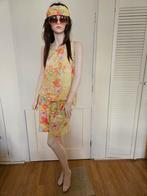 Flower Power Outfit met Zonnebril en Haarband, Kleding | Dames, Jurken, Maat 38/40 (M), Geel, Ophalen of Verzenden, Zo goed als nieuw