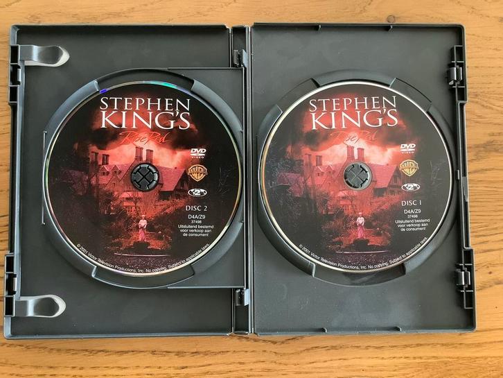 9). Stephen King's Rose Red 2 DVD Boxset, ruim 245 minuten., Cd's en Dvd's, Dvd's | Thrillers en Misdaad, Gebruikt, Boxset, Vanaf 16 jaar