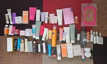 Veel make-up oa Natasha Denona, NARS, Glossier beschikbaar voor biedingen