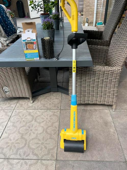 Gloria multibrush op elektra, Tuin en Terras, Hand-tuingereedschap, Zo goed als nieuw, Overige soorten, Ophalen of Verzenden