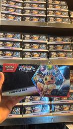 Pokemon surprise box prismatic evolutions, Hobby en Vrije tijd, Verzamelkaartspellen | Pokémon, Ophalen of Verzenden, Zo goed als nieuw