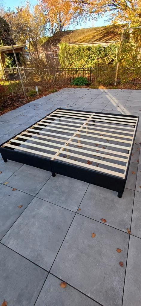 Tweepersoonsbed Zwart Leder met lattenbodem 200x200 cm, Huis en Inrichting, Slaapkamer | Bedden, Zo goed als nieuw, Tweepersoons