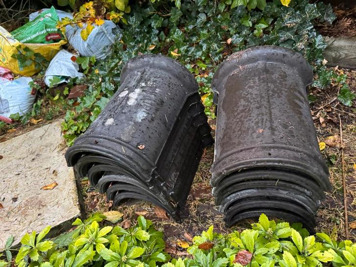 12 +2 Grijze Nokvorsten KDN 38x23 cm, Doe-het-zelf en Verbouw, Dakpannen en Dakbedekking, Gebruikt, Dakpannen, Steen of Klei, Grijs