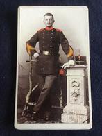 CDV, Militair, kepie, ingekleurd, Carte de Visite + naam, Ophalen of Verzenden, Voor 1940, Gebruikt, Foto