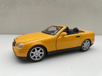 Mercedes-Benz SLK (R170) 1:24 Maisto Geel MJ