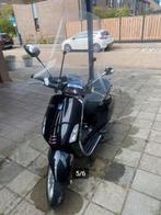 Vespa Sprint Zwart, Geel Kenteken + helm, hoes & beenkleed, Fietsen en Brommers, Scooters | Vespa, Benzine, Overige modellen, Maximaal 45 km/u