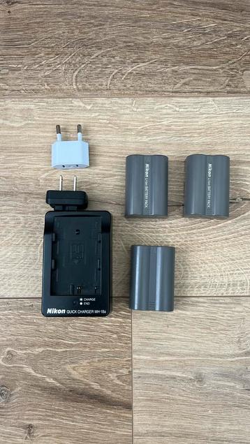 Nikon EN-El3e batterijen en oplader MH-18a beschikbaar voor biedingen