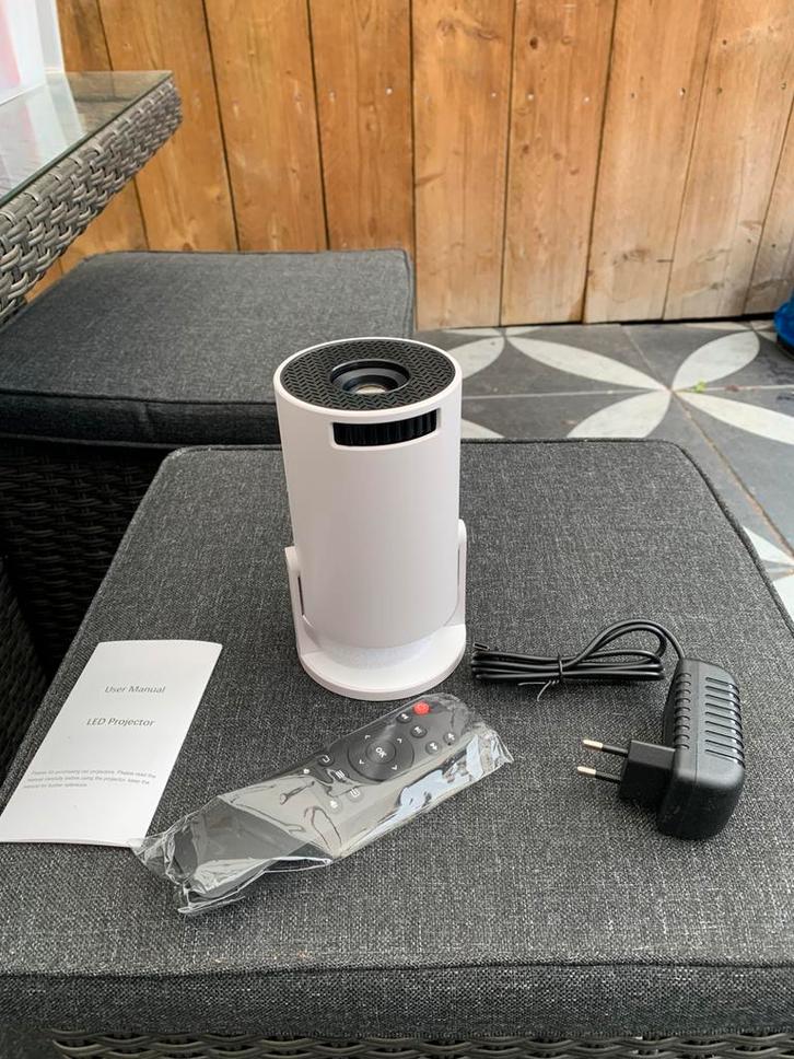 Nieuwe led 4K draagbare projector Bleuthooth en wifi, Audio, Tv en Foto, Beamers, Nieuw, LED, Ultra HD (4K), Ophalen of Verzenden
