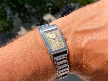 Cyma Sport clamshell tank horloge beschikbaar voor biedingen