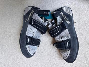 Klim / boulder schoenen beschikbaar voor biedingen