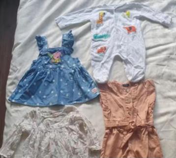 Babykledingpakket maat 62 oa peppa big, konijntje. C&A ed beschikbaar voor biedingen