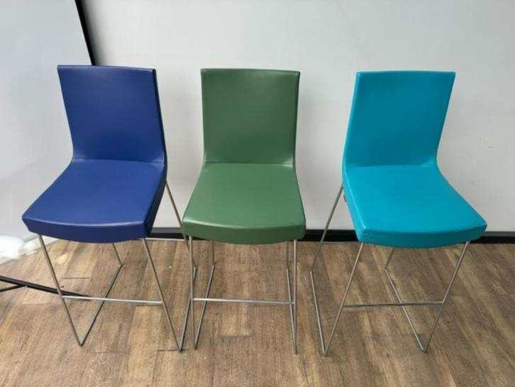 Montis barkrukken blauw paars groen, Huis en Inrichting, Barkrukken, Gebruikt, 60 tot 90 cm, Leer, 5 krukken of meer, Met voetsteun