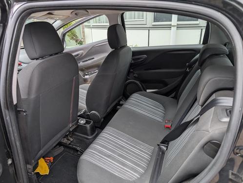 Fiat Punto 1.2 5DR 2011 Zwart, Auto's, Fiat, Particulier, Punto, Benzine, B, Hatchback, Handgeschakeld, Geïmporteerd, Zwart, Voorwielaandrijving