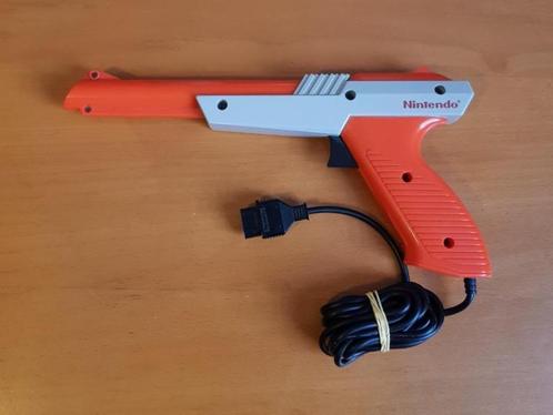 Originele Nintendo NES ZAPPER Light gun, Spelcomputers en Games, Games | Nintendo NES, Gebruikt, 1 speler, Vanaf 3 jaar, Ophalen of Verzenden
