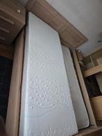 Tweepersoonsbed met elektrische lattenbodem en matras, Tweepersoons, Ophalen of Verzenden, Zo goed als nieuw, Bedbodem