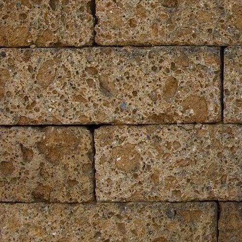 GEZOCHT! Tufstenen.tufsteen.tufablok.stapelblokken.border, Tuin en Terras, Bielzen en Borders, Zo goed als nieuw, Beton, Minder dan 100 cm