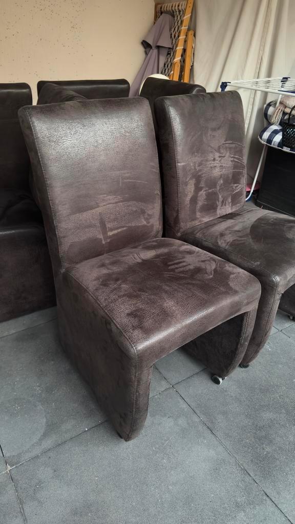 Bruine eetkamerstoelen met wieltjes 6 stuks, Huis en Inrichting, Stoelen, Gebruikt, Vijf, Zes of meer stoelen, Stof, Bruin, Ophalen