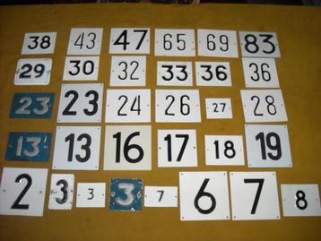 oude huisnummer huisnummerbordjes huis nummer plaatjes bord beschikbaar voor biedingen