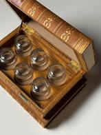 Kistje Engelse stijl boeken, Ophalen