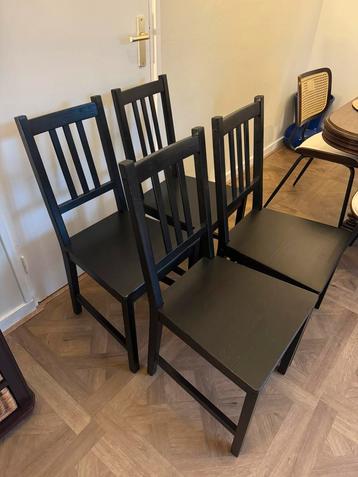 Set van 4 zwarte IKEA eetkamerstoelen | Stevig & tijdloos beschikbaar voor biedingen