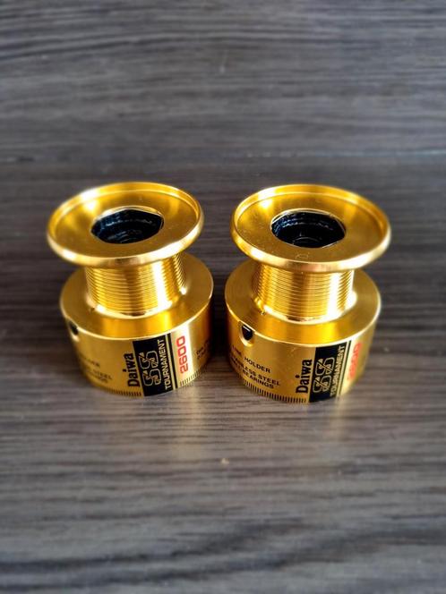 2 x reserve spoel daiwa ss2600, Watersport en Boten, Hengelsport | Karpervissen, Zo goed als nieuw, Molen, Ophalen of Verzenden