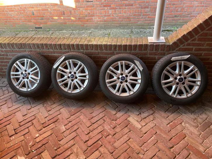 Originele Ford Focus Zomerbanden 5x108 Vredestein Ultrac, Auto-onderdelen, Banden en Velgen, Banden en Velgen, Zomerbanden, 16 inch