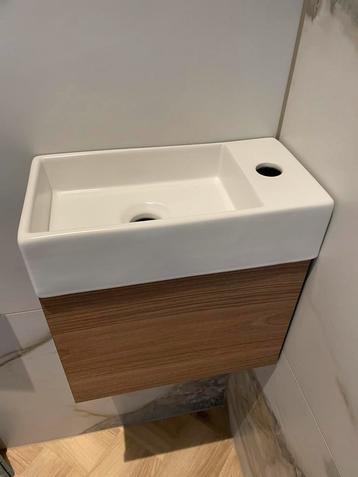 Ink Versus fontein porselein rechts met allways open plug beschikbaar voor biedingen