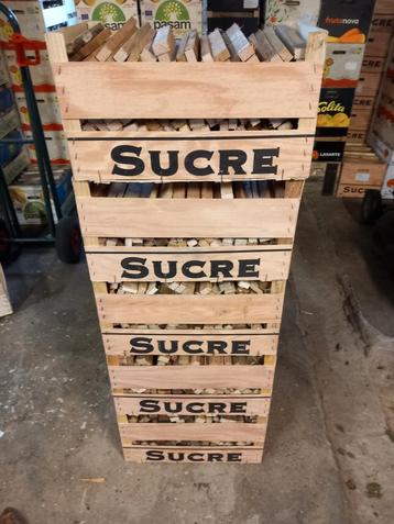 Aanmaakhout.  beschikbaar voor biedingen