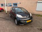 Peugeot 107 1.0 12V 5DR 2006 Zwart, Auto's, Voorwielaandrijving, Stof, Zwart, 4 stoelen