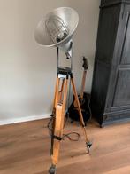 Industriële vloerlamp op landmeter driepoot, Huis en Inrichting, Ophalen, Zo goed als nieuw, 150 tot 200 cm