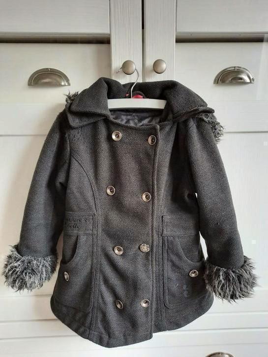 Europe Kids Zwarte Leuke Nette Winterjas Bont Maat 98-104, Kinderen en Baby's, Kinderkleding | Maat 104, Gebruikt, Meisje, Jas