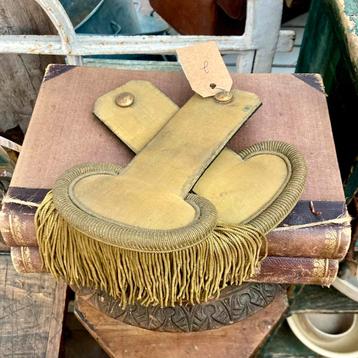 Epauletten *floor epe* beschikbaar voor biedingen