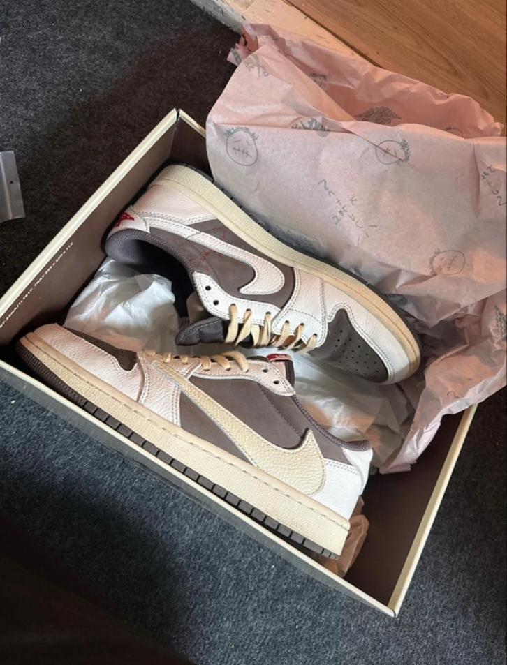 Air Jordan 1 Low Travis Scott Reverse Mocha Maat 40, Kleding | Heren, Schoenen, Zo goed als nieuw, Sneakers of Gympen, Bruin, Ophalen of Verzenden