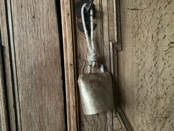 NIEUW kienel bel met klepel oud goudkleurig beschikbaar voor biedingen