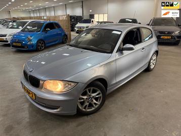 BMW 1-serie 118d Corporate / AUTOMAAT / RIJDT SCHEKRLT GOED beschikbaar voor biedingen
